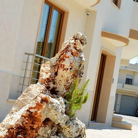 לינה וארוחת בוקר Marilena Coppularossa 4*